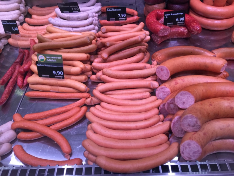 vente-ST CYR SUR MER-min_sausages_meat_butchery-1069321